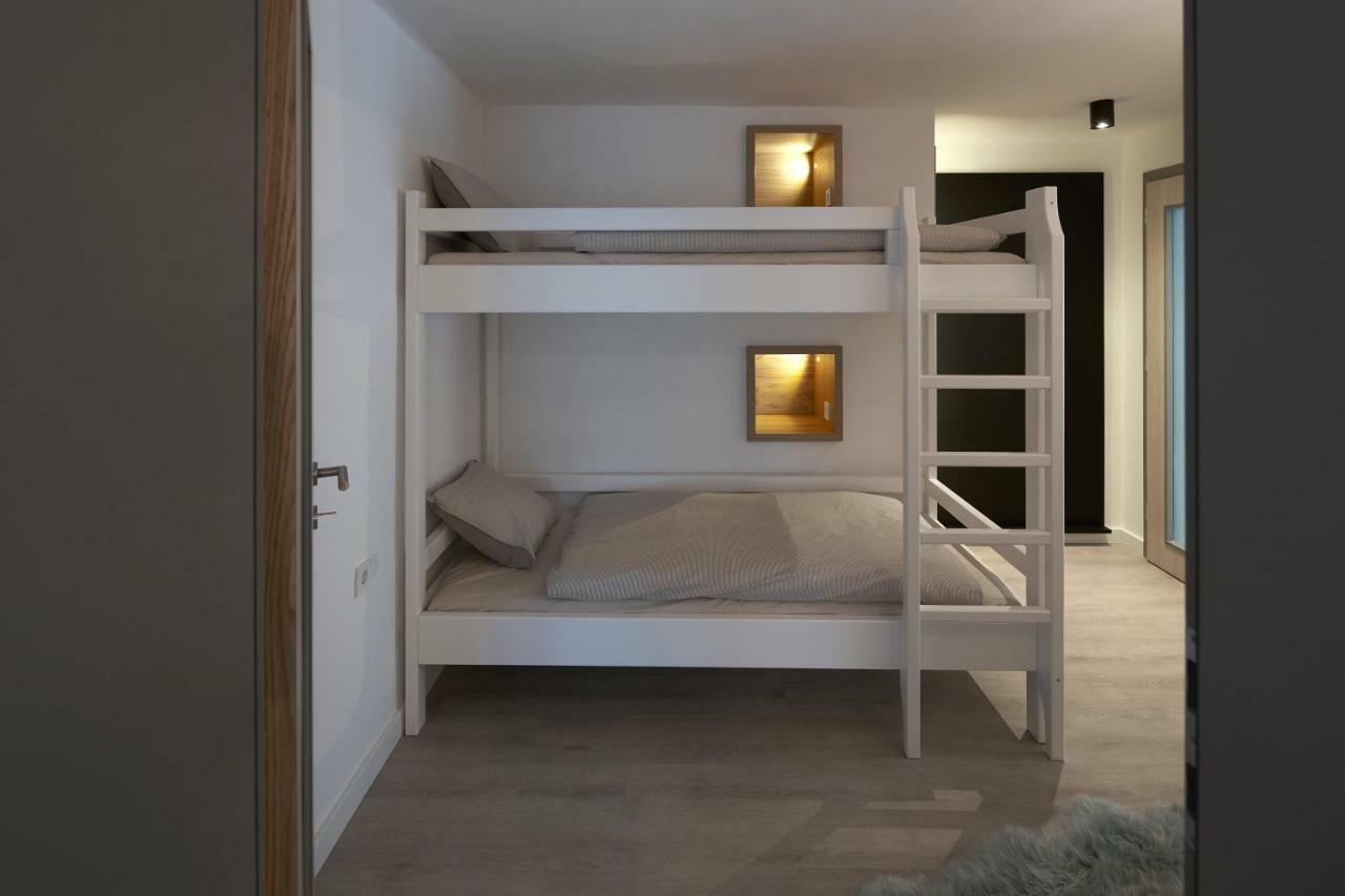 7Domb Apartman Komló Eksteriør billede