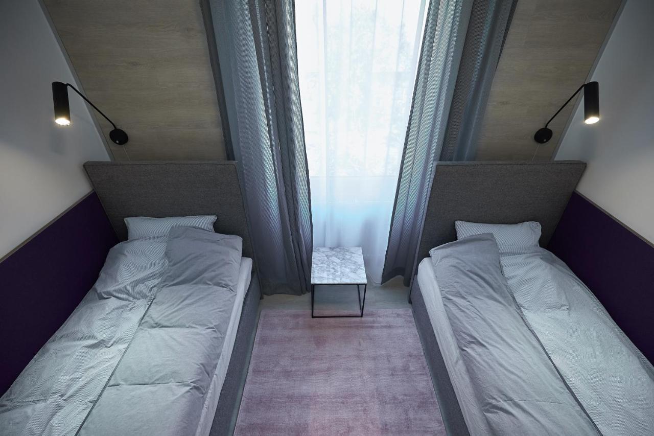 7Domb Apartman Komló Eksteriør billede